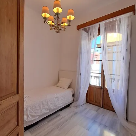 Almirante Hoyos Apartment Seville
